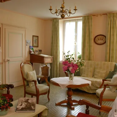 Spacieuses Avec Salle D'eau, Salon Cheminee, Jardin Detente - Lorraine